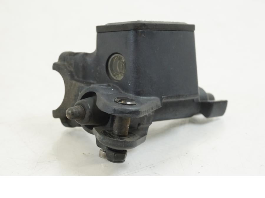 Vänster sida på Bromshuvudcylinder från en BMW F 650 CS -2003 motorcykel.