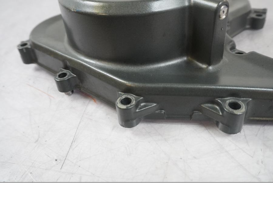 Höger sida på Generatorkåpa från en KTM 125 Duke -2017 motorcykel.