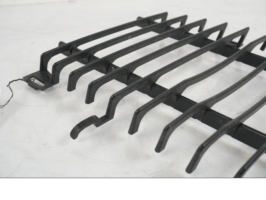 Höger sida på Vattenkylgaller från en Suzuki VZR 1800 -2009 motorcykel.