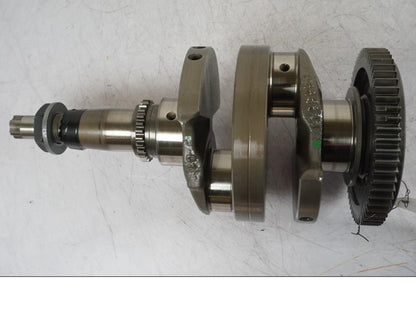 Vänster sida på Vevaxel från en BMW R 1250 GS -2023 motorcykel.