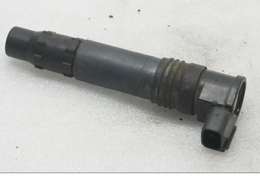 Framsidan på Tändspole från en Kawasaki ZX-9R -1998 motorcykel.