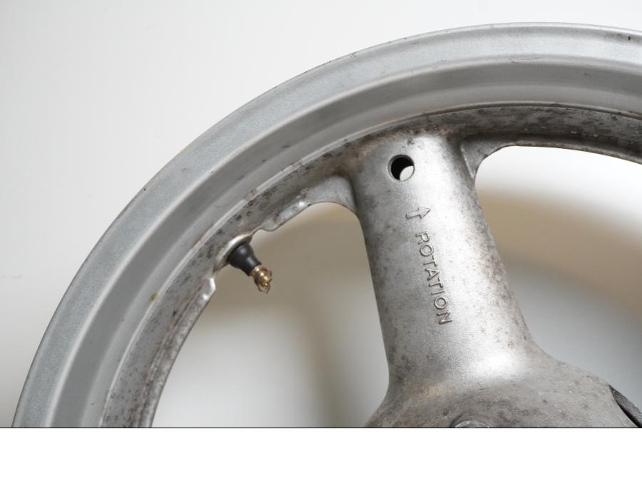 Extrabild5 på Fälg från en Suzuki SV 650 -2003 motorcykel.