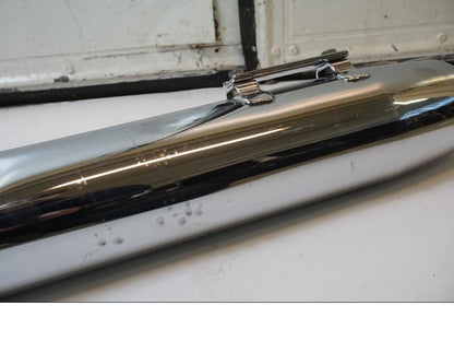 Snett uppifrån på Ljuddämpare från en H-D Street Glide FLHX -2015 motorcykel.