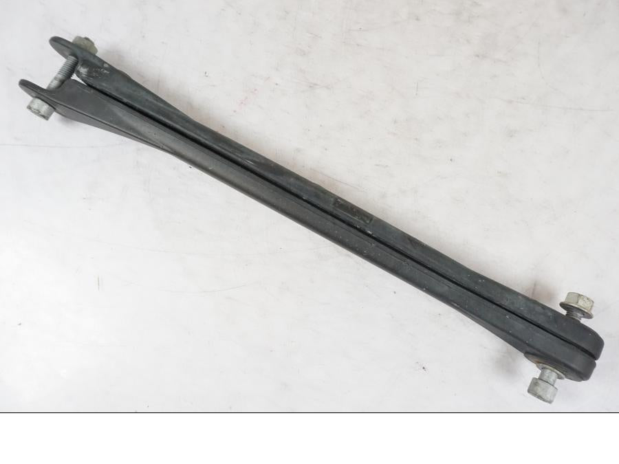 Höger sida på Länkarm från en BMW R 1200 GSA -2012 motorcykel.