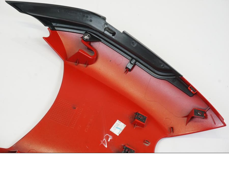 Extrabild2 på Undertail från en Triumph Trident -2021 motorcykel.