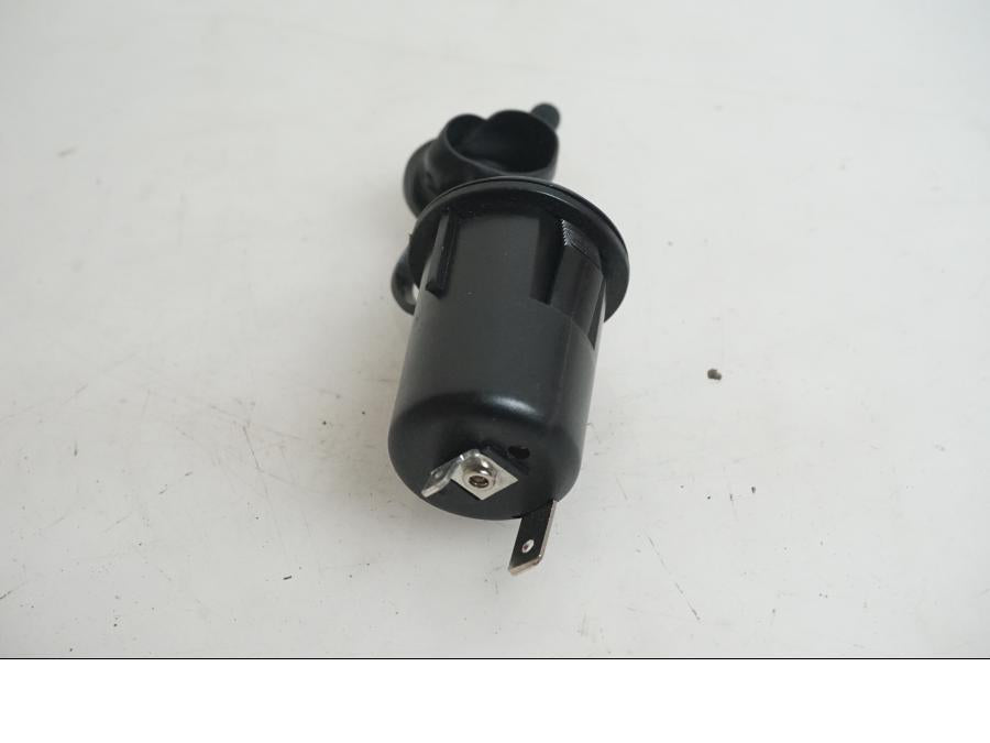 Baksidan på El uttag 12 V från en Indian Chieftain Dark Horse -2019 motorcykel.