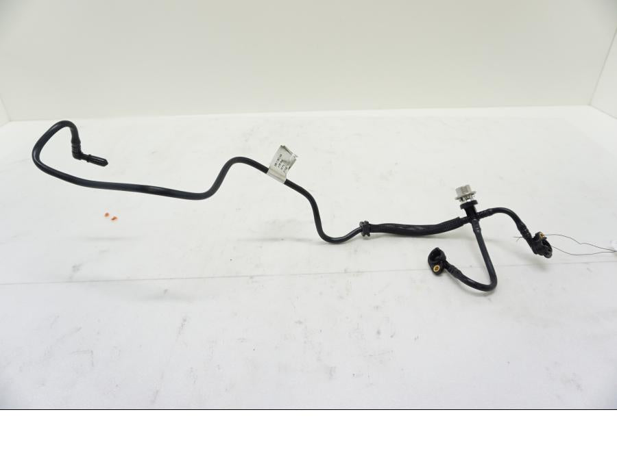 Framsidan på Fuel Rail från en Ducati Hypermotard -2020 motorcykel.