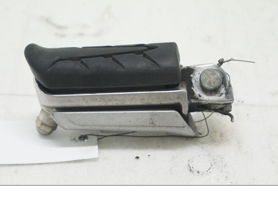 Framsidan på Fotpinne från en Honda CBR 500 R -2013 motorcykel.