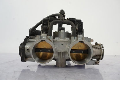 Baksidan på Spjällhus från en Honda CRF 1000 Africa Twin -2016 motorcykel.