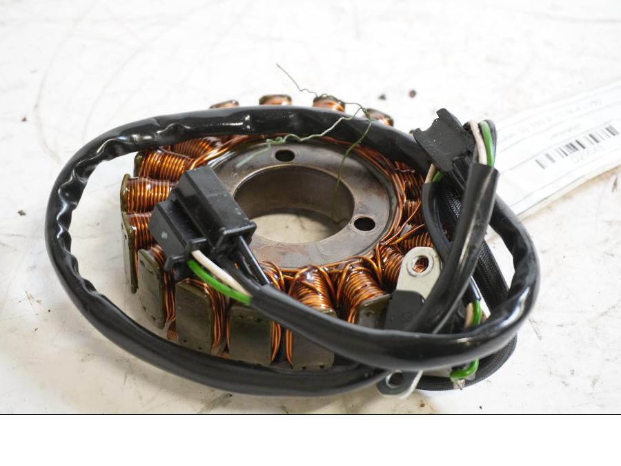 Framsidan på Generator från en Suzuki SV 650 -2007 motorcykel.