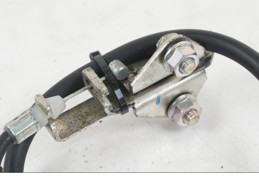 Baksidan på Sadellåsmekanism från en Yamaha MT-07 -2019 motorcykel.