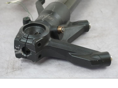 Baksidan på Gaffelben från en Kawasaki ZX-10R -2008 motorcykel.