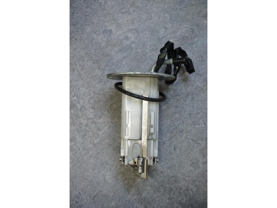 Framsidan på Bensinpump insprut från en Kawasaki ZX-10R -2008 motorcykel.