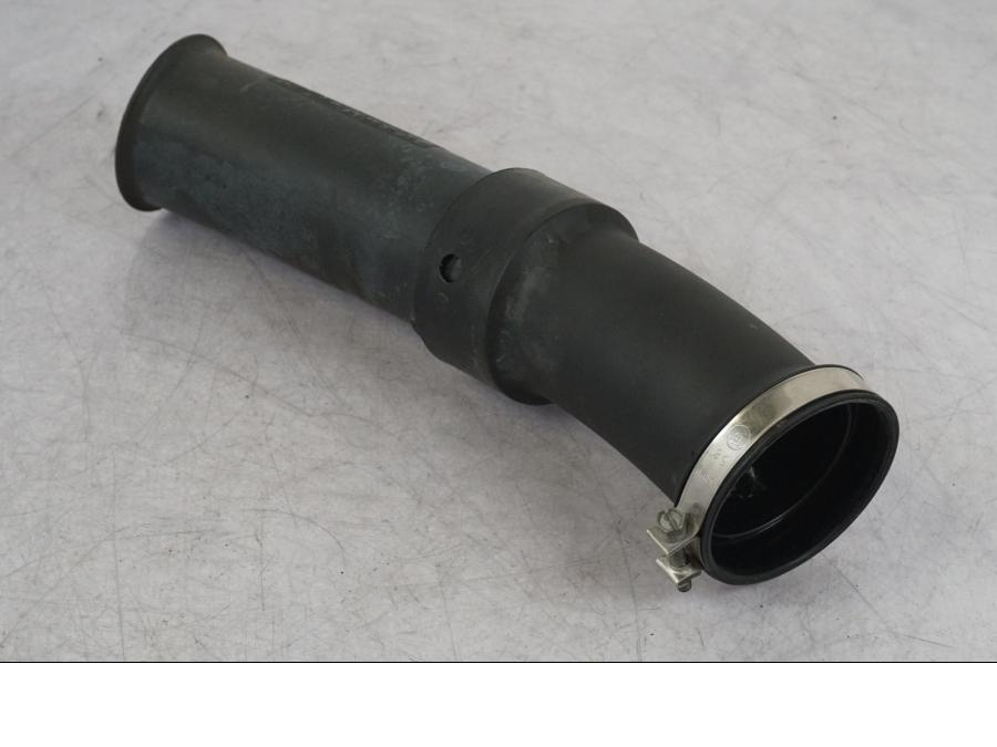 Framsidan på Luftrör från en BMW R 1100 GS -1998 motorcykel.