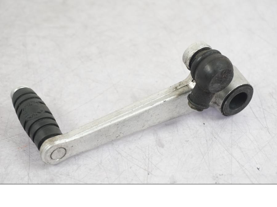 Höger sida på Växelpedal från en Suzuki GSX 1300 RX -1999 motorcykel.