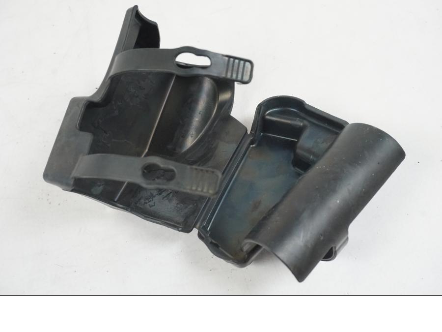 Snett nerifrån på Kablage från en KTM 1290 Super Duke R EVO -2023 motorcykel.