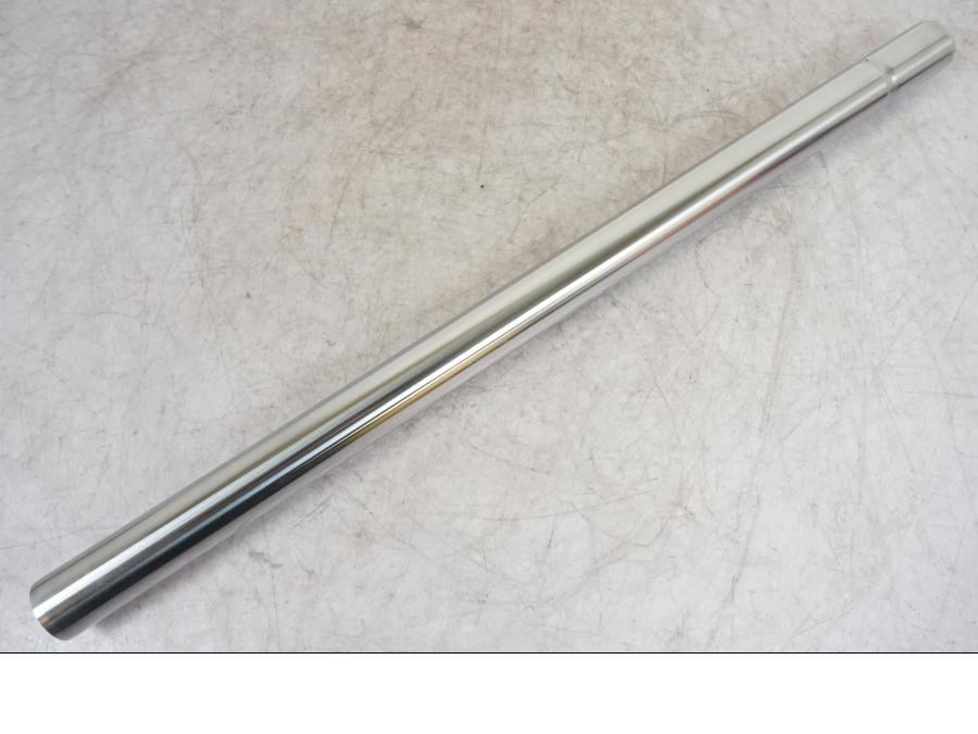 Snett nerifrån på Gaffelben från en Universal Honda CB 400 N -1980 motorcykel.