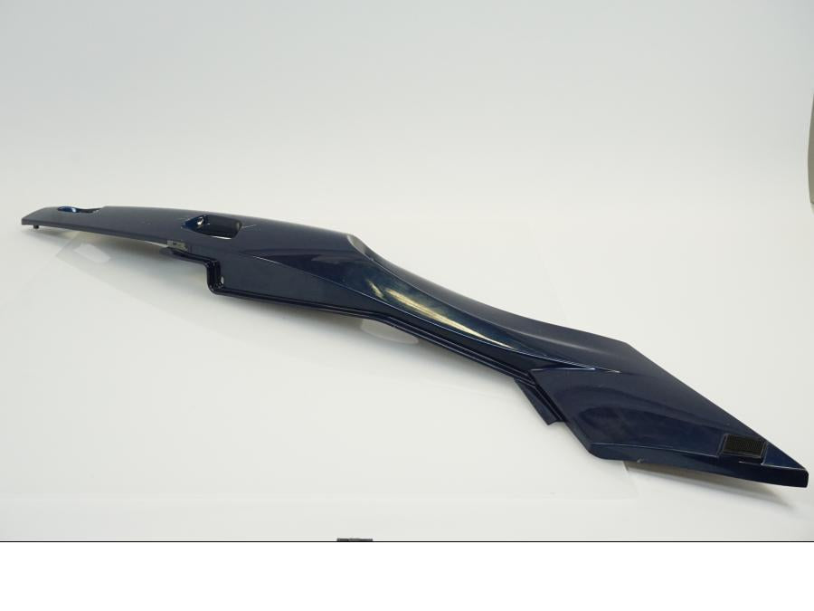 Höger sida på Bakvinge från en Triumph Sprint GT -2011 motorcykel.