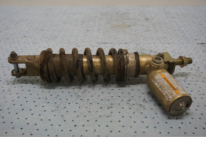 Framsidan på Stötdämpare från en Kawasaki ZX-6R -2000 motorcykel.