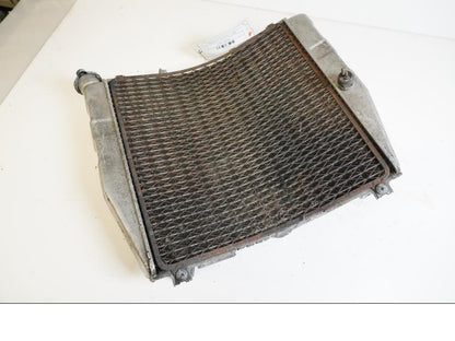 Framsidan på Vattenkyl från en Kawasaki ZXR 400 -1993 motorcykel.