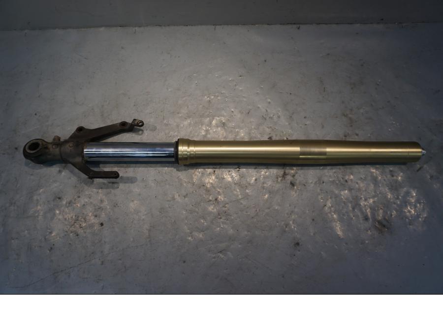 Baksidan på Gaffelben från en Yamaha XT 1200 Z -2011 motorcykel.