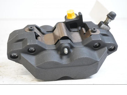 Baksidan på Bromsok från en Suzuki GSF 650 -2011 motorcykel.