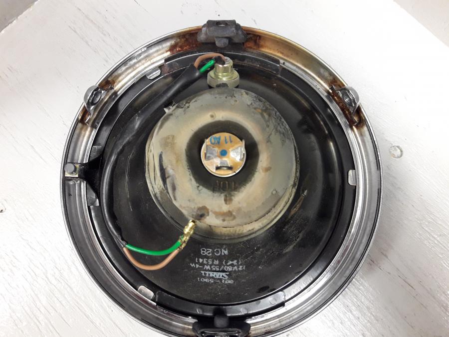 Baksidan på Strålkastarinsats från en Honda CB 600 Hornet -2001 motorcykel.