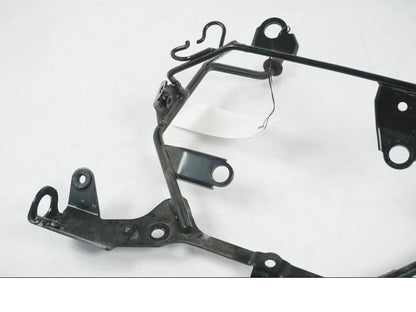 Baksidan på Toppkåpstag från en Suzuki VZR 1800 -2009 motorcykel.