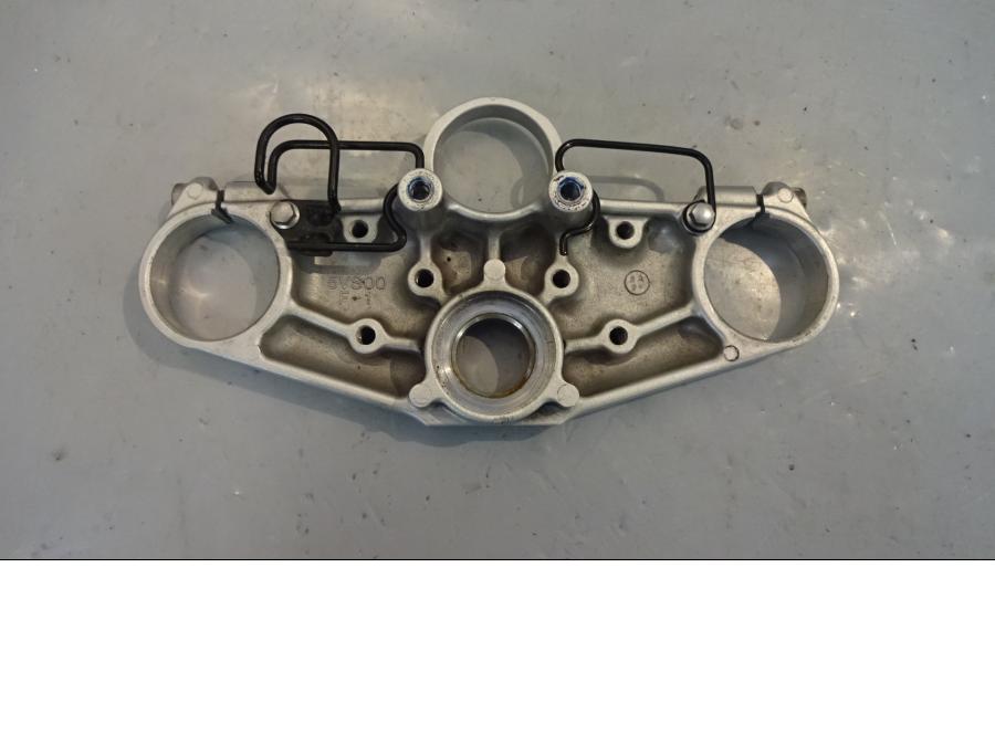 Baksidan på Gaffelkrona från en Yamaha FJR 1300 -2003 motorcykel.