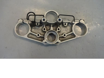 Baksidan på Gaffelkrona från en Yamaha FJR 1300 -2003 motorcykel.