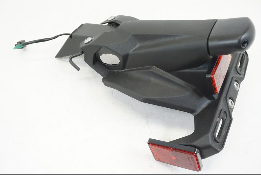 Höger sida på Skylthållare från en Kawasaki NINJA 400 -2020 motorcykel.