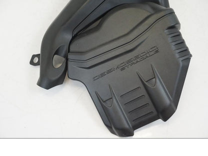 Baksidan på Sidopanel från en Ducati Streetfighter V4 -2020 motorcykel.