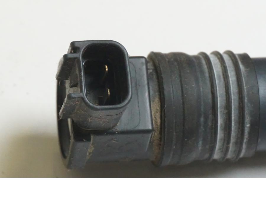 Baksidan på Tändspole från en KTM 1190 Adventure -2015 motorcykel.