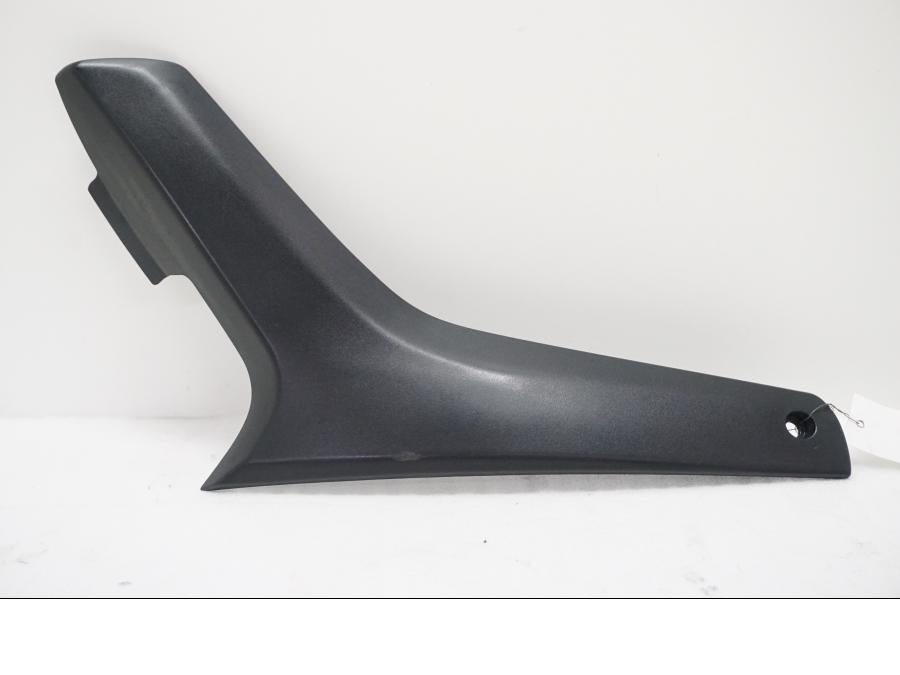 Framsidan på Sidopanel från en Suzuki DL 1000 -2004 motorcykel.