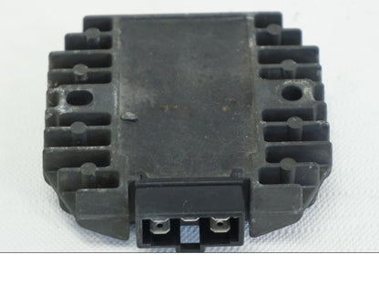 Baksidan på Likriktare från en Yamaha TDM 850 -1998 motorcykel.