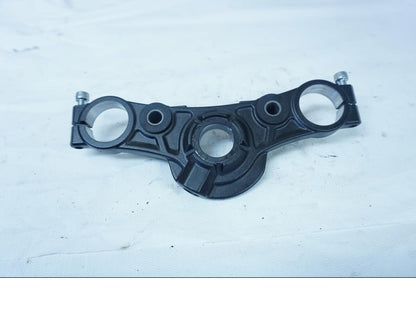 Baksidan på Gaffelkrona från en Kawasaki Ninja 650 -2018 motorcykel.