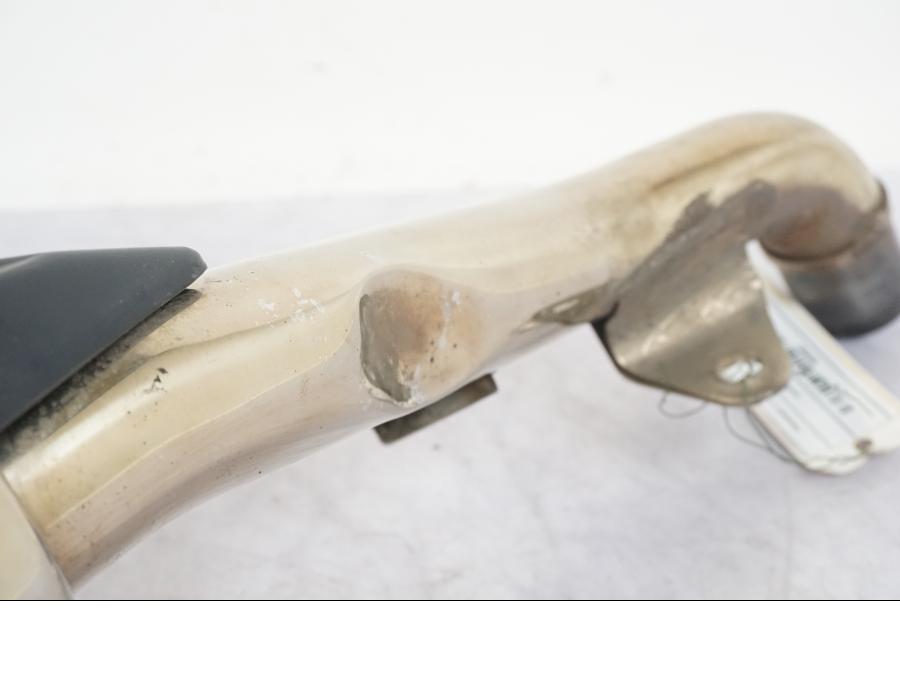 Höger sida på Ljuddämpare från en Kawasaki Z 1000 -2009 motorcykel.