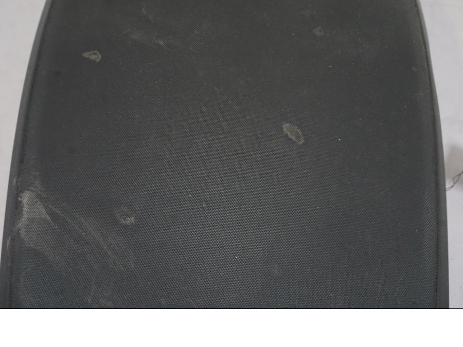 Snett nerifrån på Sadel från en BMW F 800 GS -2008 motorcykel.