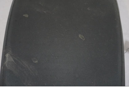 Snett nerifrån på Sadel från en BMW F 800 GS -2008 motorcykel.