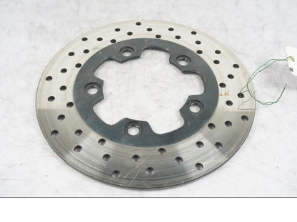 Framsidan på Bromsskiva från en Suzuki GSX-R 750 -2002 motorcykel.