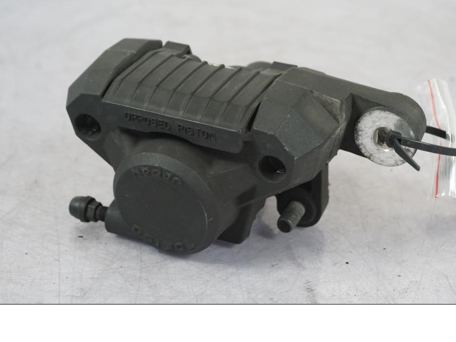 Framsidan på Bromsok från en Suzuki GSX 1300 RX -1999 motorcykel.