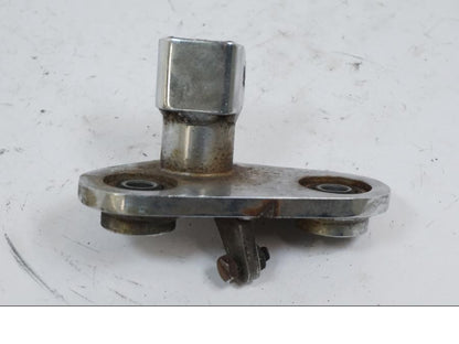 Snett uppifrån på Fotpinnefäste inre från en Honda VT 600 C -1995 motorcykel.