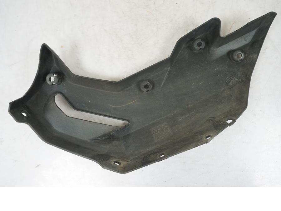 Snett uppifrån på Magkåpa från en Yamaha MT 125 -2017 motorcykel.