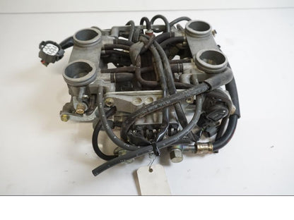 Baksidan på Spjällhus från en Honda VFR 800 -1998 motorcykel.