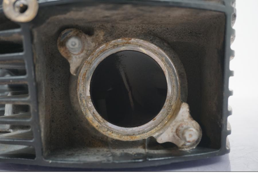 Extrabild2 på Topplock från en BMW R NineT -2017 motorcykel.