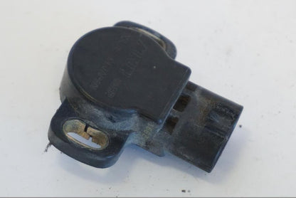 Framsidan på TPS från en Yamaha YZF 1000 R -1997 motorcykel.