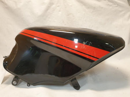 Framsidan på Bensintank från en Kawasaki GPZ 500 -1988 motorcykel.