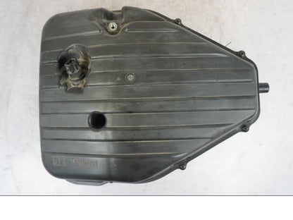 Baksidan på Luftburk från en Triumph Tiger -2009 motorcykel.