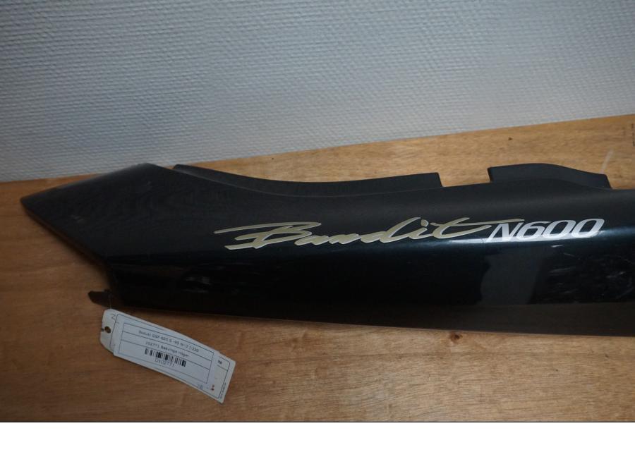 Framsidan på Bakvinge från en Suzuki GSF 600 -1995 motorcykel.