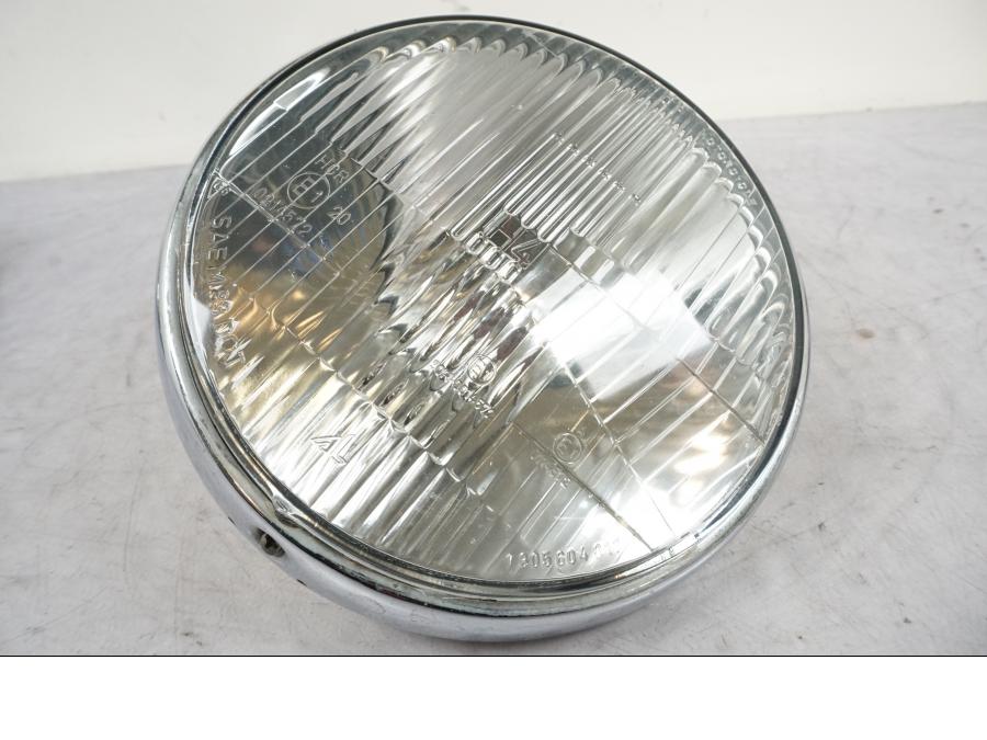 Framsidan på Strålkastare från en BMW R 850 R -2004 motorcykel.